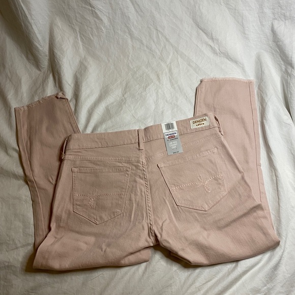 Nwt Denizen Levi Capris 